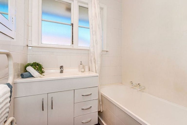 Photo of property in 1/74 Russley Road, Russley, Christchurch, 8042