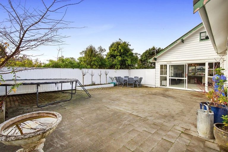 Photo of property in 7 Saint Hildas Glade, Tawa, Wellington, 5028