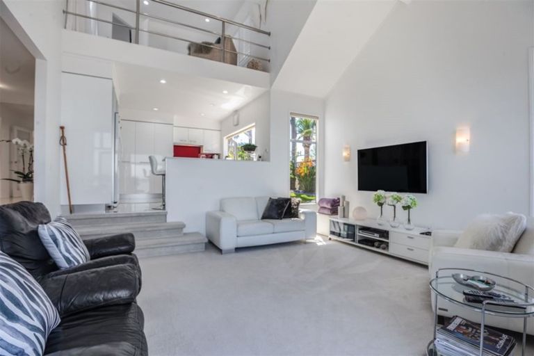 Photo of property in 7 Gigi Place, Conifer Grove, Takanini, 2112