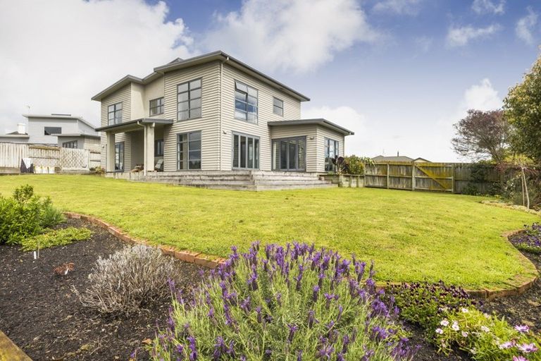 Photo of property in 76 Cashmere Drive, Fitzherbert, Palmerston North, 4410