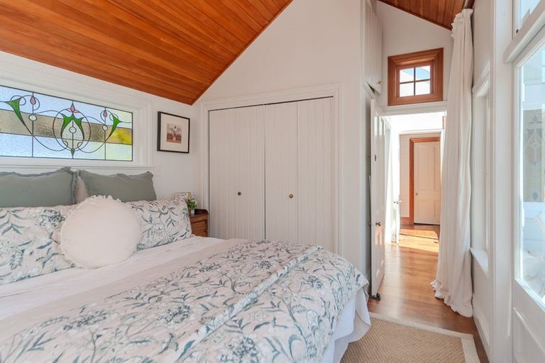 Photo of property in 1 Totara St Rona Bay, Eastbourne, Lower Hutt, 5013