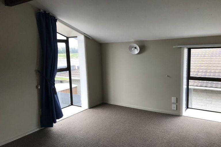 Photo of property in 741 Main North Road, Belfast, Christchurch, 8051