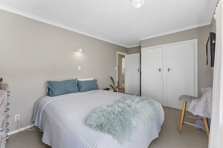 Photo of property in 33 Jocelyn Crescent, Pinehaven, Upper Hutt, 5019