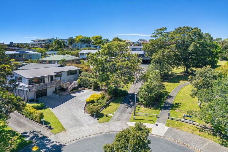 Photo of property in 28 Gilshennan Valley, Red Beach, 0932