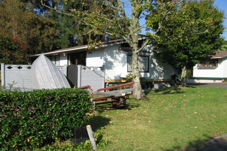 Photo of property in 2/38 Sandiacre Way, Browns Bay, Auckland, 0630