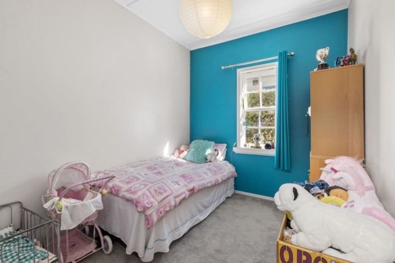 Photo of property in 26 Kauri Street, Eastbourne, Lower Hutt, 5013