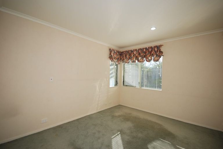 Photo of property in 23 Ironstone Place, Randwick Park, Auckland, 2105