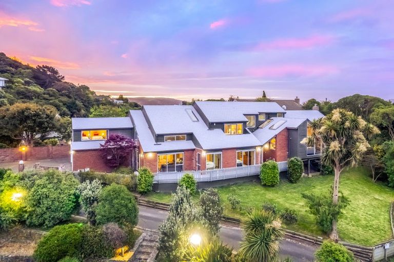 Photo of property in 170 Paremata Road, Paremata, Porirua, 5024