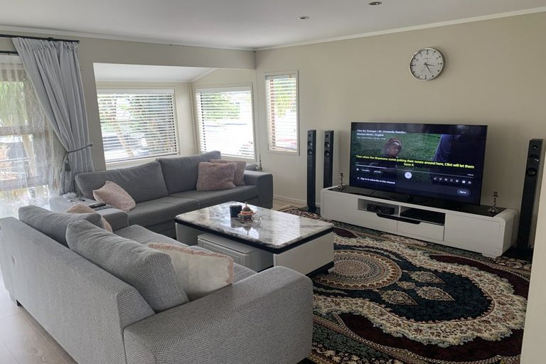 Photo of property in 1/15 Sunnynook Road, Forrest Hill, Auckland, 0620