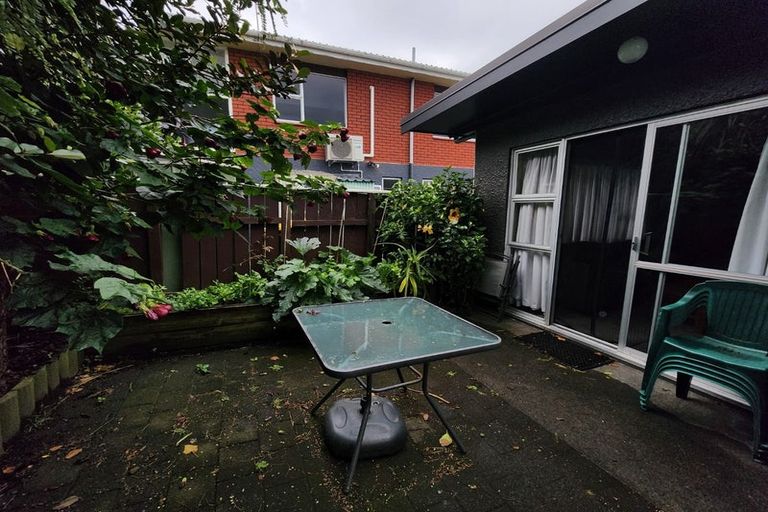 Photo of property in 3/58 Paynters Avenue, Strandon, New Plymouth, 4312