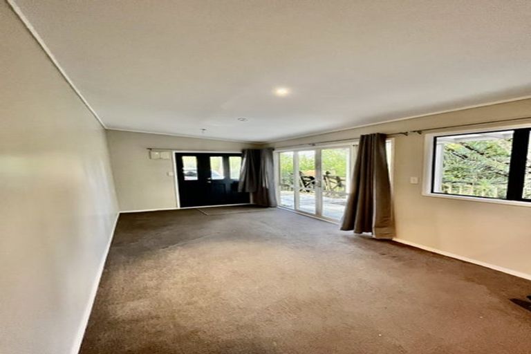 Photo of property in 14 Aquarius Avenue, Glen Eden, Auckland, 0602
