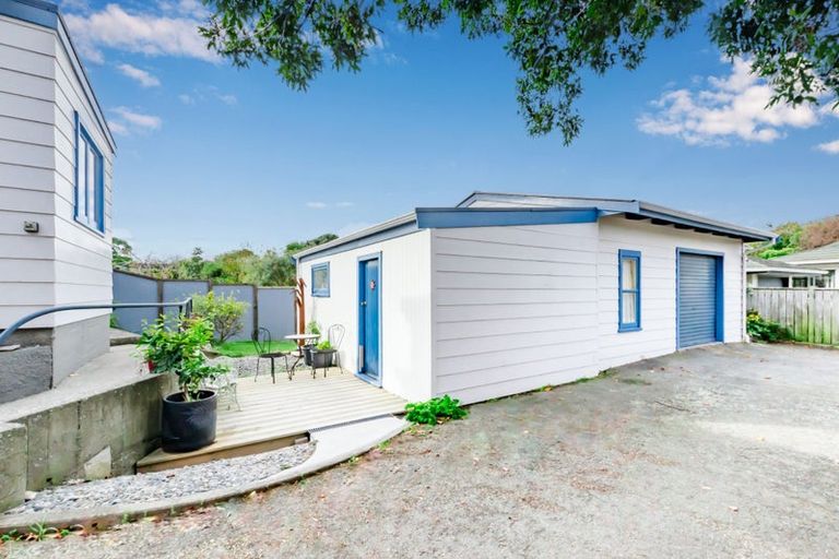 Photo of property in 36 Moana Road, Paraparaumu, 5032