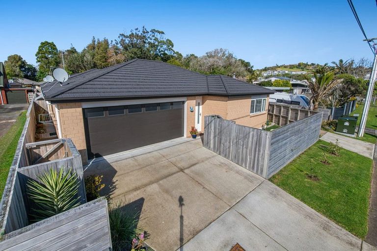 Photo of property in 16 Forest Glen, Orewa, 0931