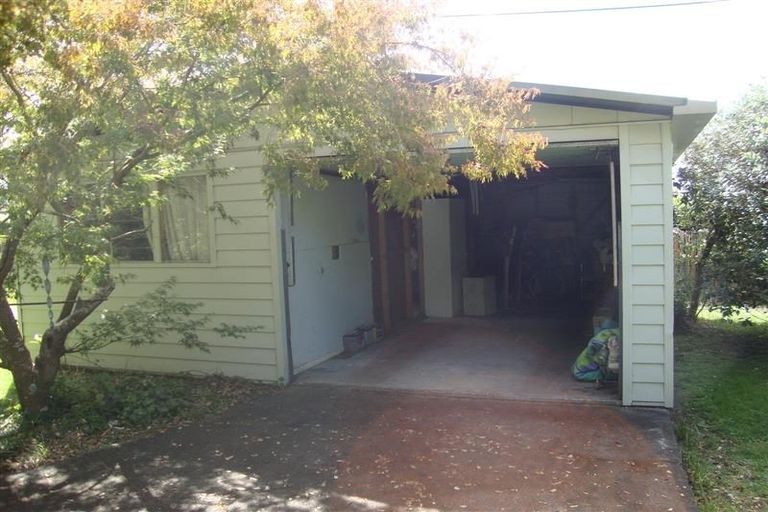 Photo of property in 110 Roberts Road, Te Atatu South, Auckland, 0610