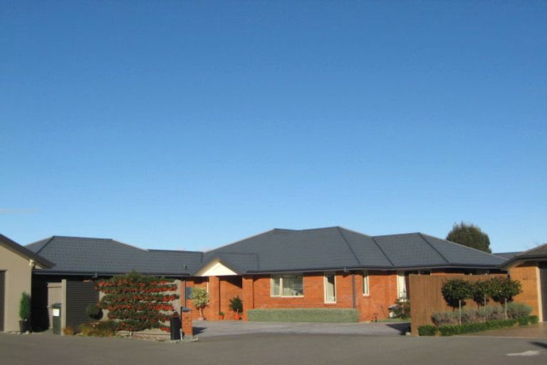 Photo of property in 19 Providence Place, Redwood, Christchurch, 8051