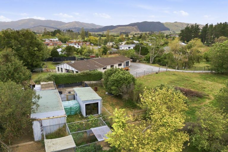 Photo of property in 1 Graham Street, Shannon, 4821