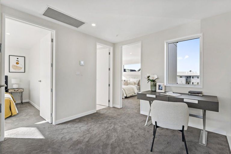 Photo of property in 6 Cara Avenue, Kumeu, 0810