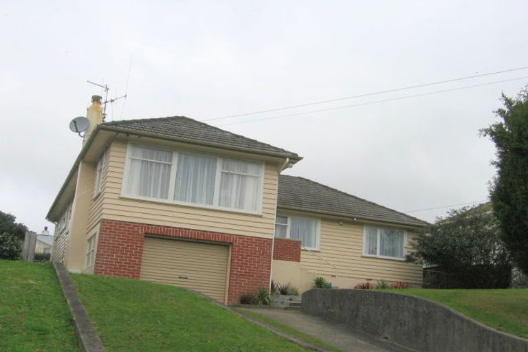 Photo of property in 5 Pembroke Street, Tawa, Wellington, 5028