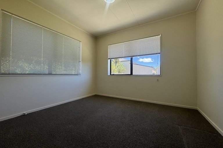 Photo of property in 2/177 Main Rd Clive, Clive, 4102