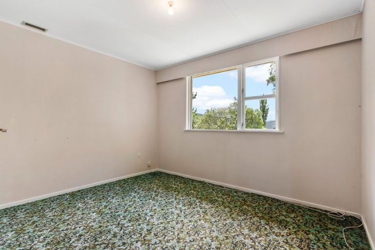 Photo of property in 19 Wyndham Road, Pinehaven, Upper Hutt, 5019