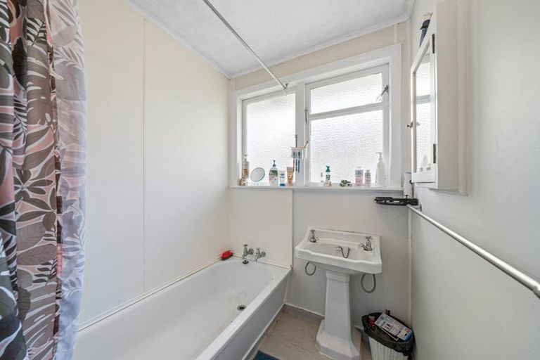 Photo of property in 12 Ngahue Crescent, Elsdon, Porirua, 5022