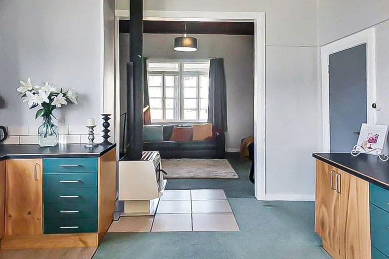 Photo of property in 10 Rira Street, Marton, 4710