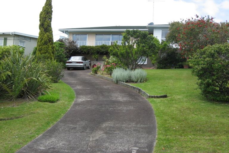 Photo of property in 13 De Luen Avenue, Tindalls Beach, Whangaparaoa, 0930