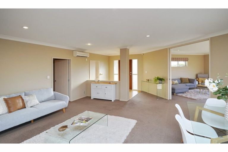 Photo of property in 5 Corsican Grove, Parklands, Christchurch, 8083