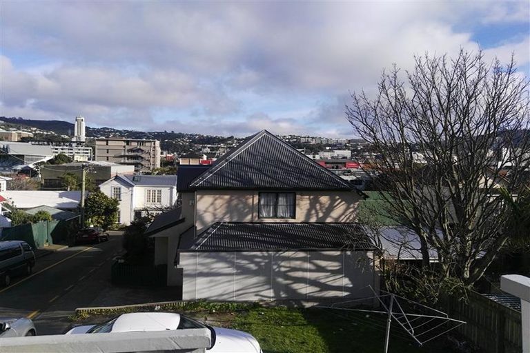 Photo of property in 132 Brougham Street, Mount Victoria, Wellington, 6011