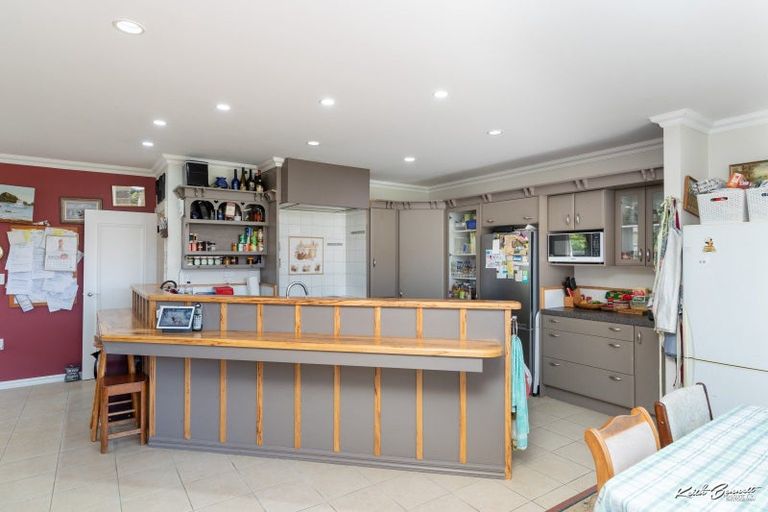 Photo of property in 27 King Street, Ebdentown, Upper Hutt, 5018