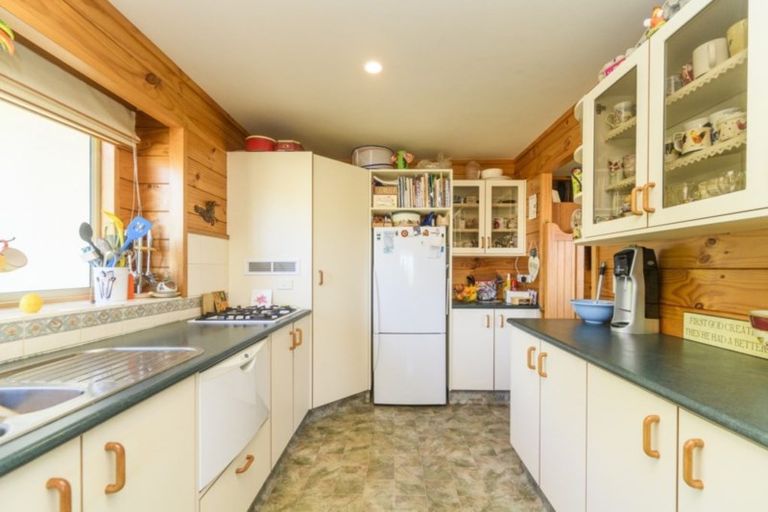 Photo of property in 7 Logan Way, Kelvin Grove, Palmerston North, 4414