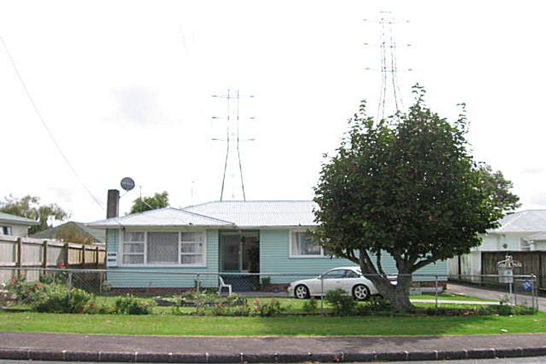 Photo of property in 14 Grainger Road, Te Atatu South, Auckland, 0610