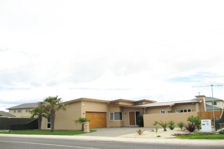 Photo of property in 113 Ferry Road, Clive, 4102