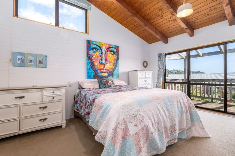 Photo of property in 10 The Crowsnest, Whitby, Porirua, 5024