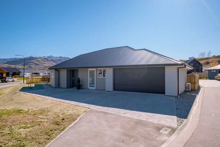 Photo of property in 17 Toni's Terrace, Lower Shotover, Queenstown, 9304