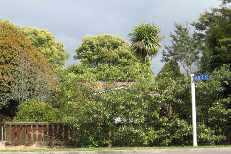 Photo of property in 8 Lee Road, Hannahs Bay, Rotorua, 3010