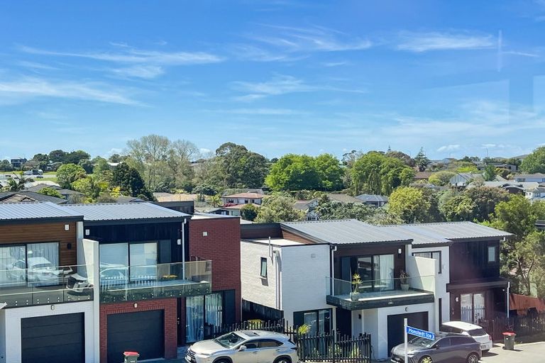 Photo of property in 1 Irwin Lane, Windsor Park, 0632