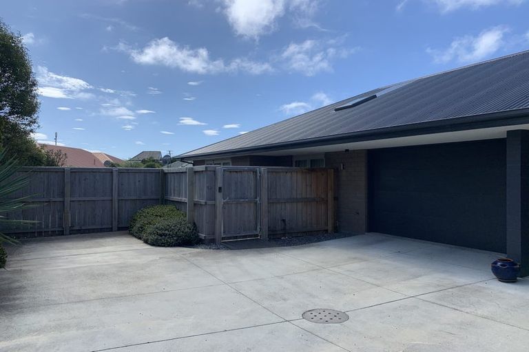 Photo of property in 2/53 Donnington Street, Parklands, Christchurch, 8083