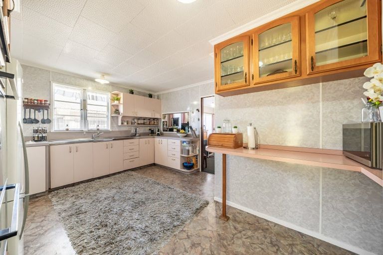 Photo of property in 18 Akron Grove, Totara Park, Upper Hutt, 5018