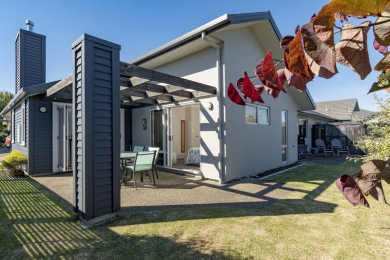 Photo of property in 30 Bridgewater Way, Pyes Pa, Tauranga, 3112