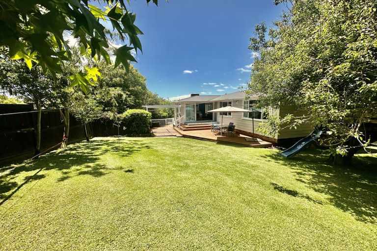 Photo of property in 1 Arahia Street, Northcote, Auckland, 0627