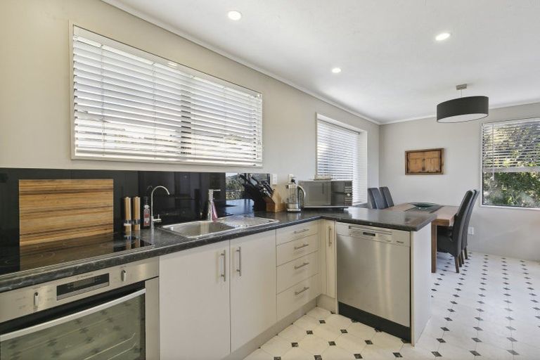 Photo of property in 1/104-106 Madras Street, Khandallah, Wellington, 6035