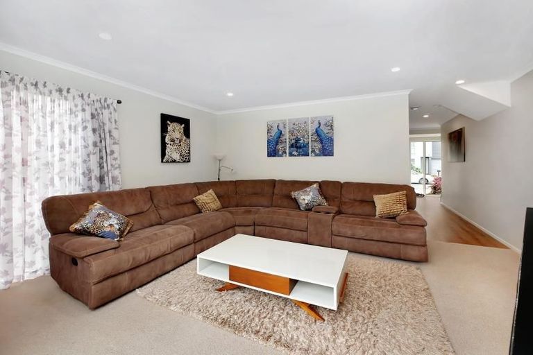 Photo of property in 6 Samuel Cassidy Avenue, Swanson, Auckland, 0614