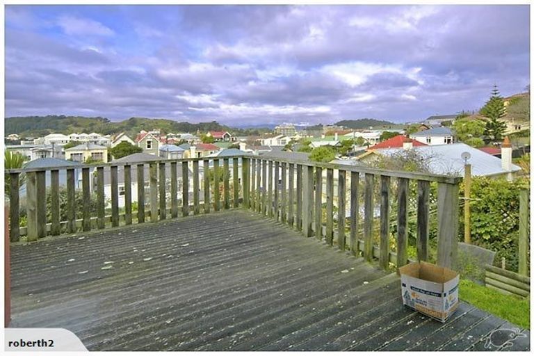 Photo of property in 17 Hargreaves Street, Mount Cook, Wellington, 6021