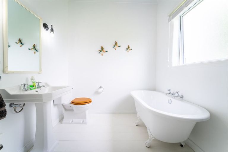 Photo of property in 43 Rhodes Street, Waimate, 7924