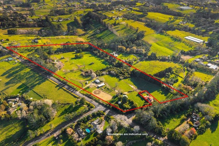 Photo of property in 122 Tawa Road, Kumeu, 0891