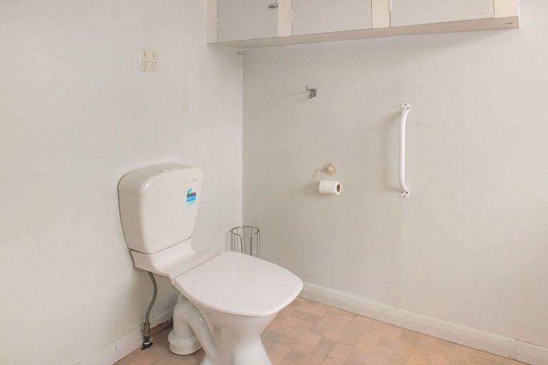 Photo of property in 18 Hulke Street, Foxton, 4814