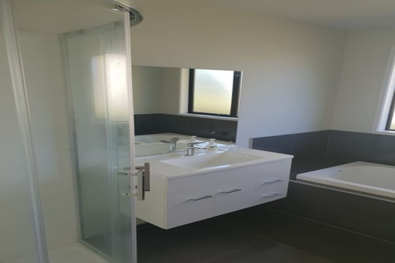 Photo of property in 1a Links Drive, Waiwhakaiho, New Plymouth, 4312