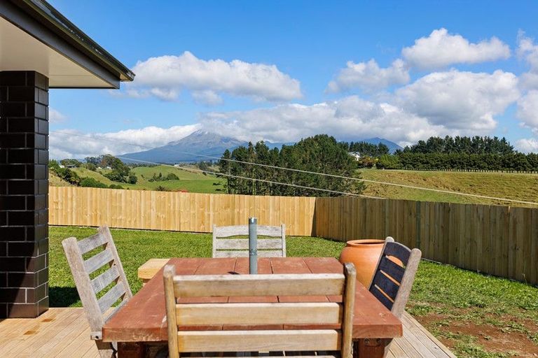Photo of property in 592 Mangorei Road, Mangorei, New Plymouth, 4371