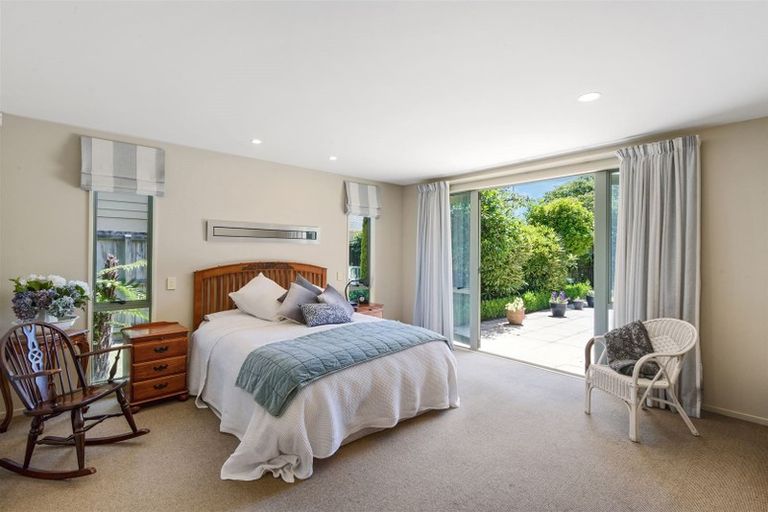 Photo of property in 17 Withells Road, Avonhead, Christchurch, 8042